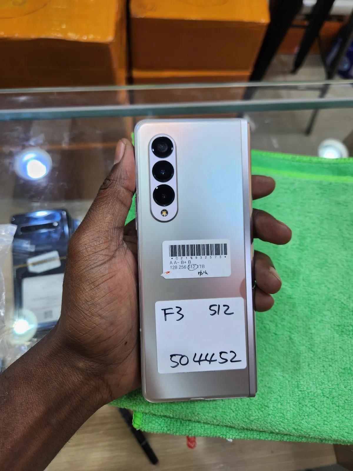 Samsung Z Fold 3